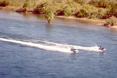 Laughlin - JetSkis on the river